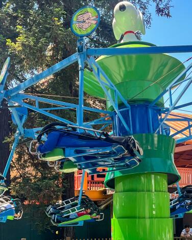 A view of Linus Launcher at Knott's Berry Farm.