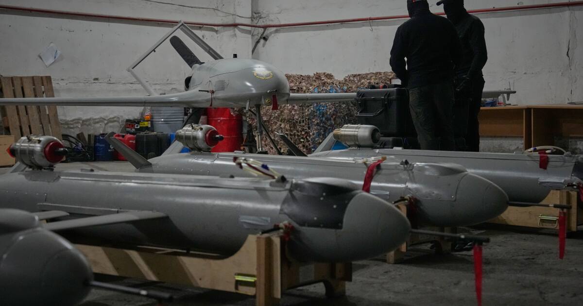L’Ukraine fait face aux cibles agressives de la Russie et nie les armes nucléaires