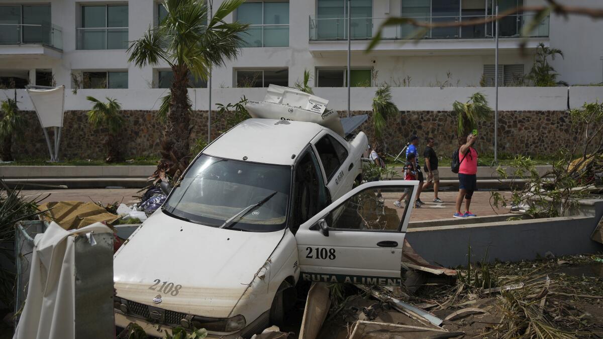 Desperation after Acapulco hurricane: 'We no longer have food or water, and no one is helping us'