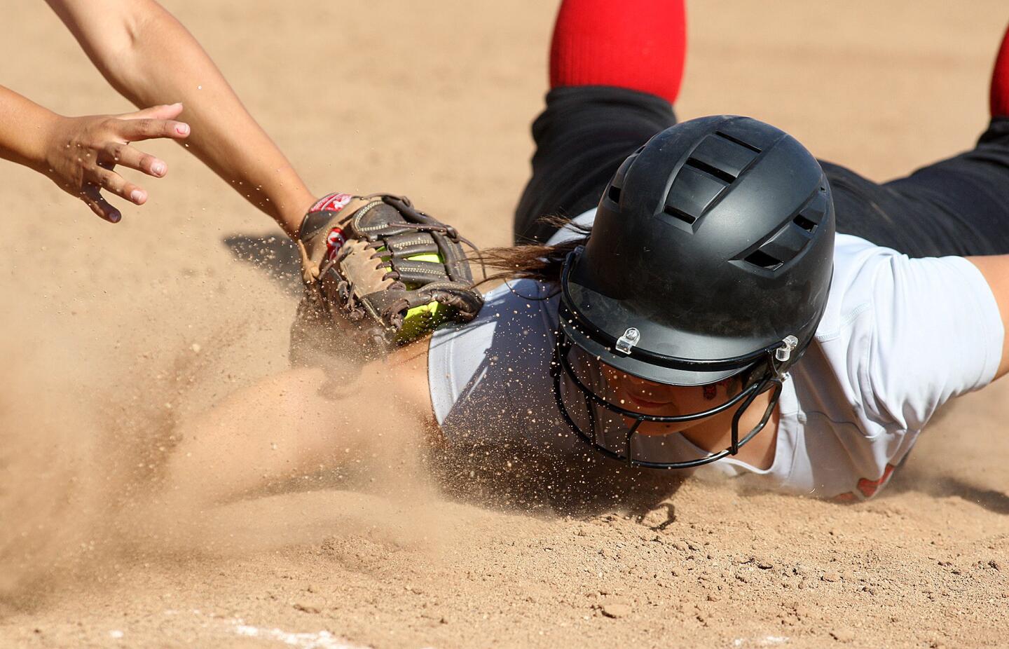 Photo Gallery: Glendale softball defeats Hoover in Pacific League game