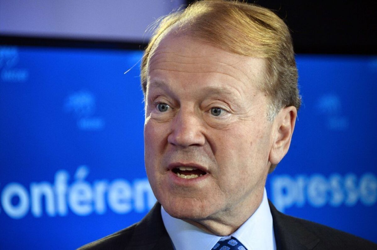 John Chambers will step down as Cisco Systems' chief executive after 20 years in the post.