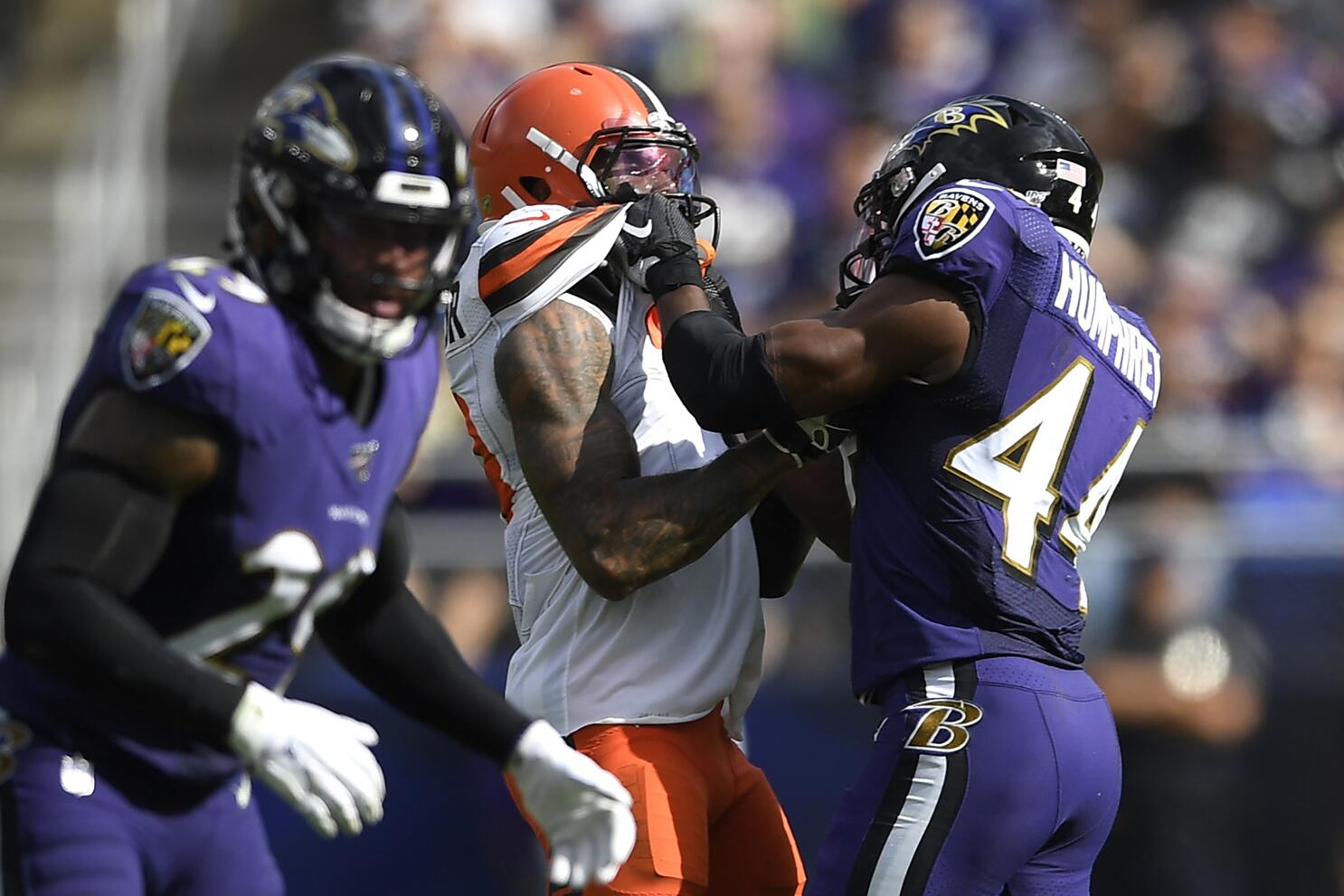 Ravens' Humphrey says he has virus; Packers also have 1 case