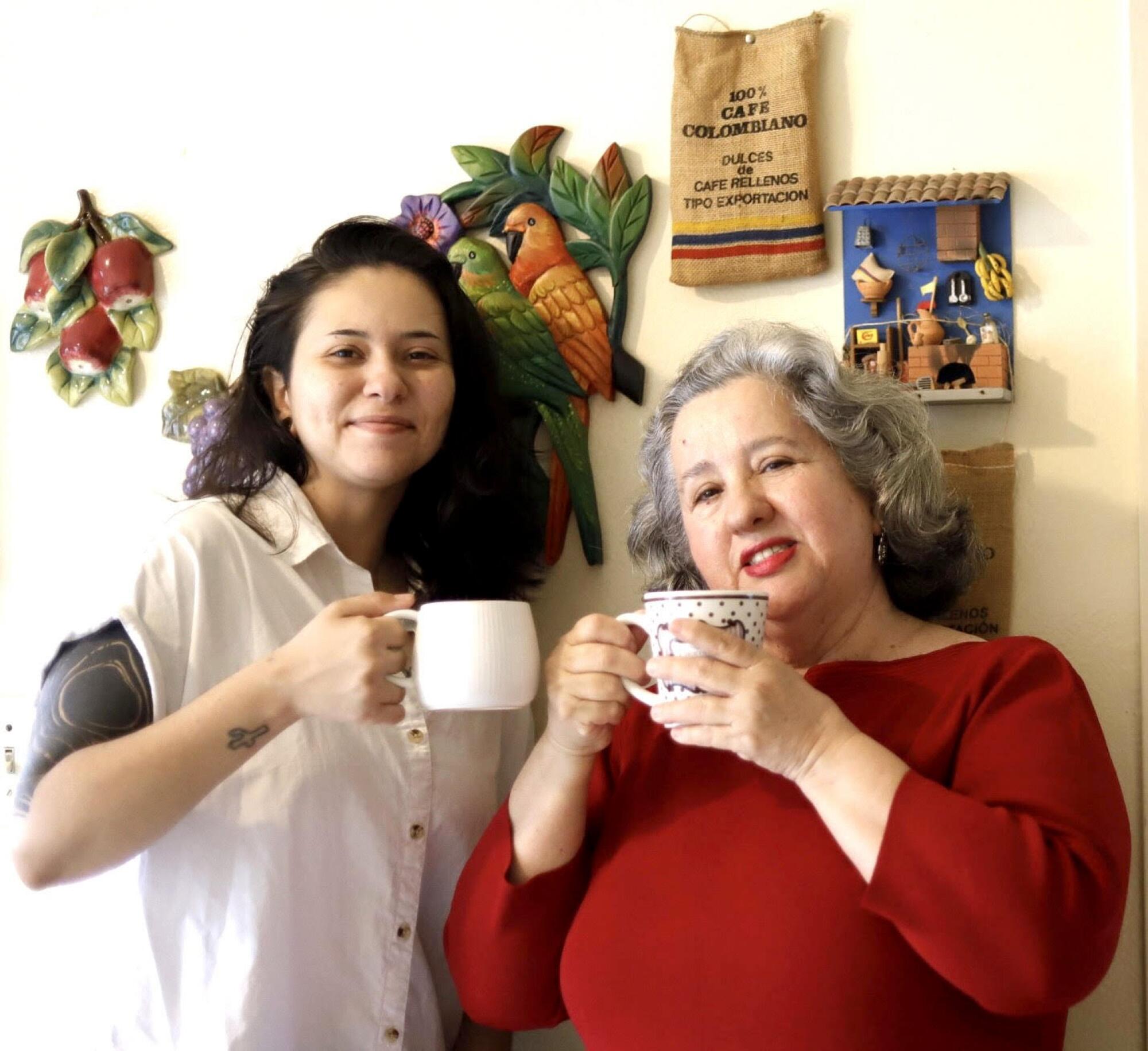 Gisselle Palomera, left, and their mother, Gloria Palomera 