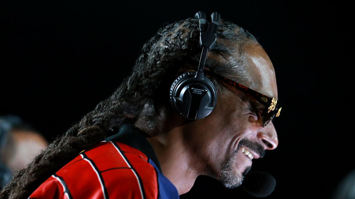 A Snoop Dogg children's album? He says it's happening - Los ...