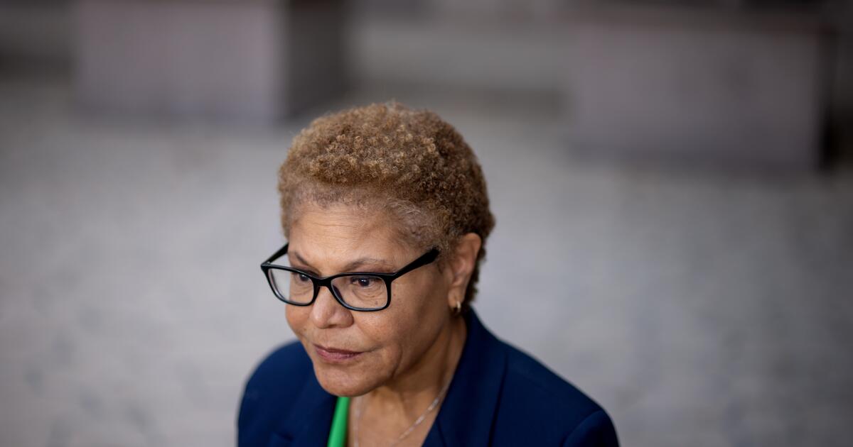 For L.A.'s mayor, a Palisades recovery marked by missteps, reversals and delays