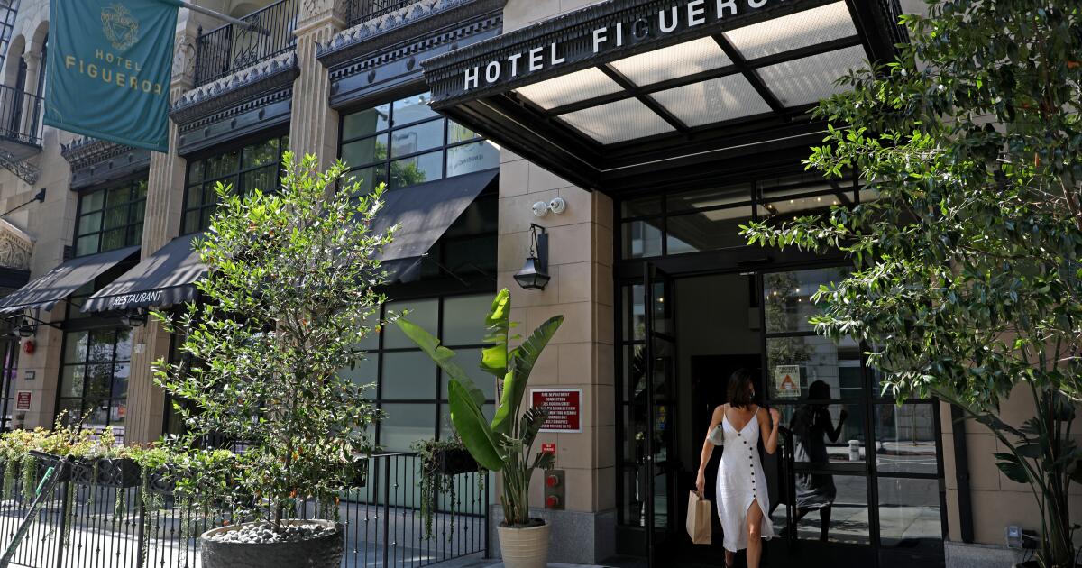 Hotel Figueroa’daki restoranlar, işçilerin sendikalaşma planlarını açıklamasının ardından kapanacak
