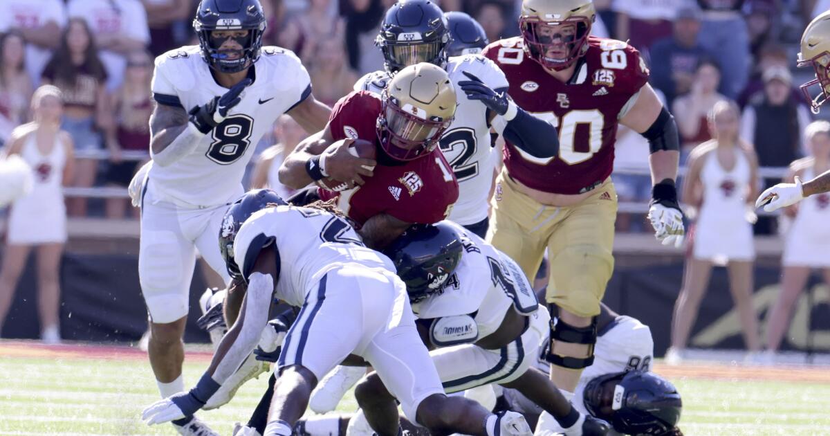 Kye Robichaux leads Boston College to victory over UConn with 2 rushing touchdowns