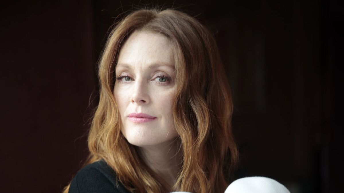 Julianne Moore works to find the person inside the struggle - Los ...