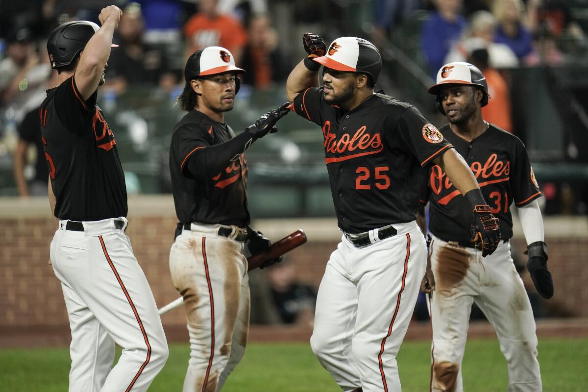 Orioles hit two homers off Ray, beat Blue Jays 6-3