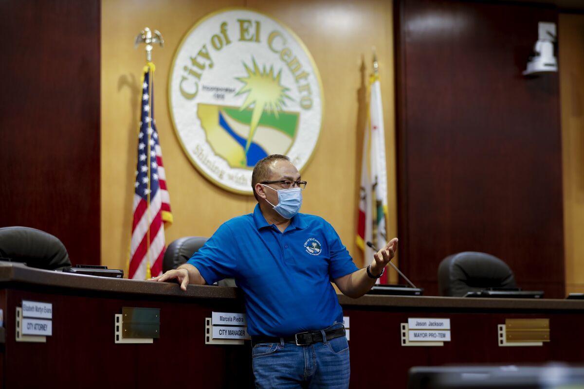 El Centro Mayor Efrain Silva says: “I am of the opinion that we should try to open our economy as soon as possible."
