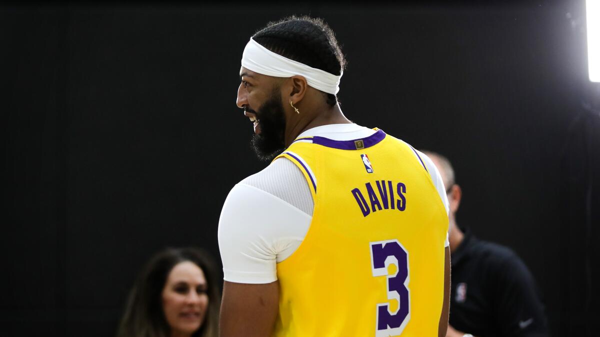 Anthony Davis has all the power over Lakers, who want to play him at center  but also don't want to lose him 