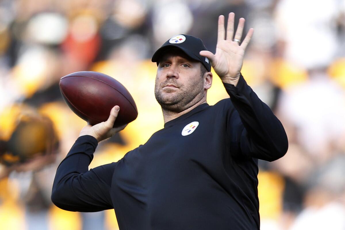 Steelers quarterback Ben Roethlisberger (7) throws a pass before a game against the New England Patriots on Oct. 23.