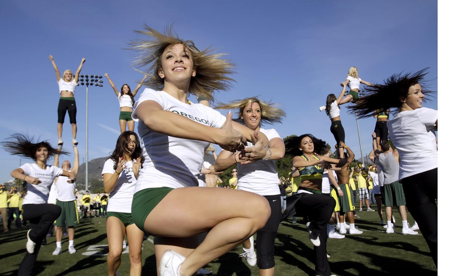 Photo Gallery: Oregon Ducks band practice at Glendale College