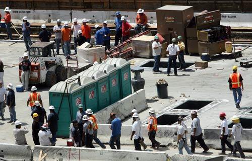 Chino Hills earthquake - Construction workers