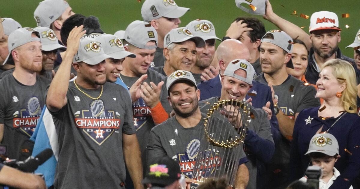 Yankees Fans Mock the Astros Chances of Repeating as World Champs