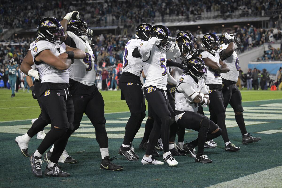 Ravens beat mistake-prone Jaguars 23-7 for 4th consecutive victory and clinch  AFC playoff spot - The San Diego Union-Tribune
