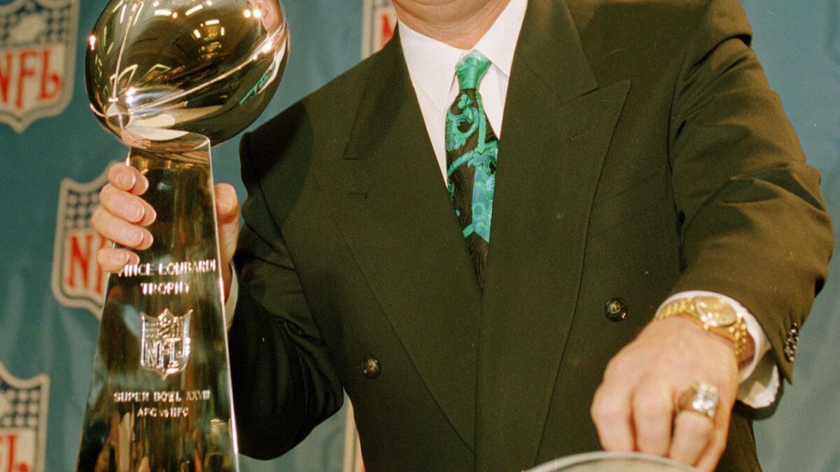 Jimmy Johnson unveils Super Bowl 57 Lombardi Trophy at Hall of Fame