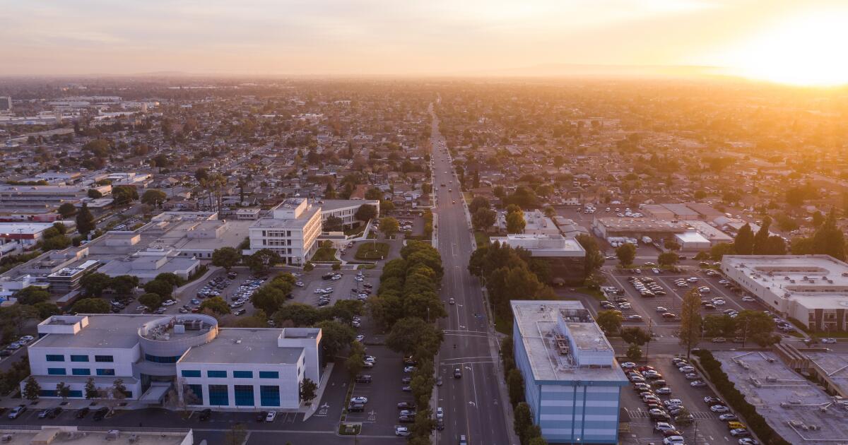 Trump immigration raids “Beverly Hills, Mexico” scroll, forcing some people to carry their passports Trump immigration raids “Beverly Hills, Mexico” scroll, forcing some people to carry their passports