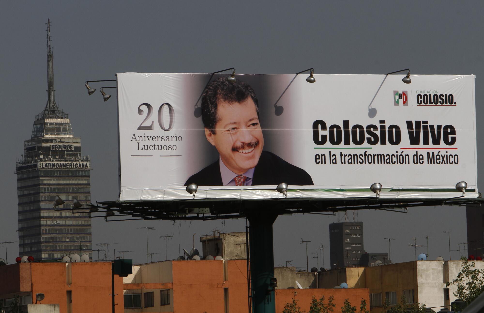 Panneau d'affichage avec l'image du candidat assassiné à la présidentielle mexicaine Luis Donaldo Colosio