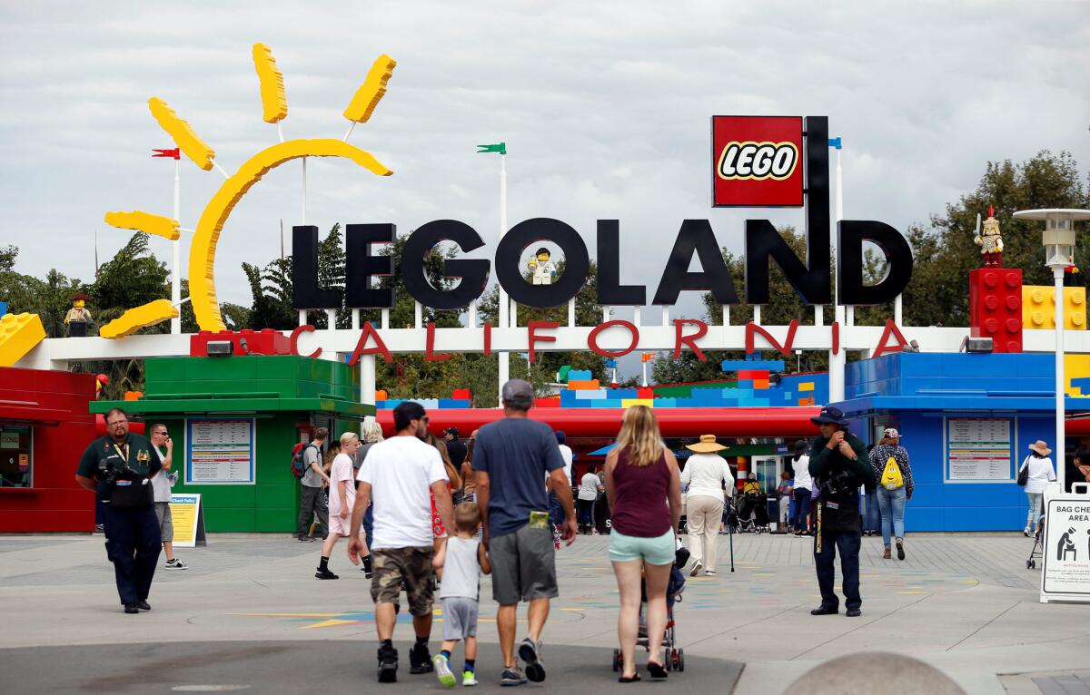 La entrada a Legoland California, ubicado en Carlsbad, California.