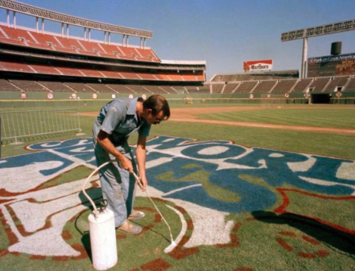 Paul Sullivan: 'Last Comiskey' stirs memories of a lovable Chicago