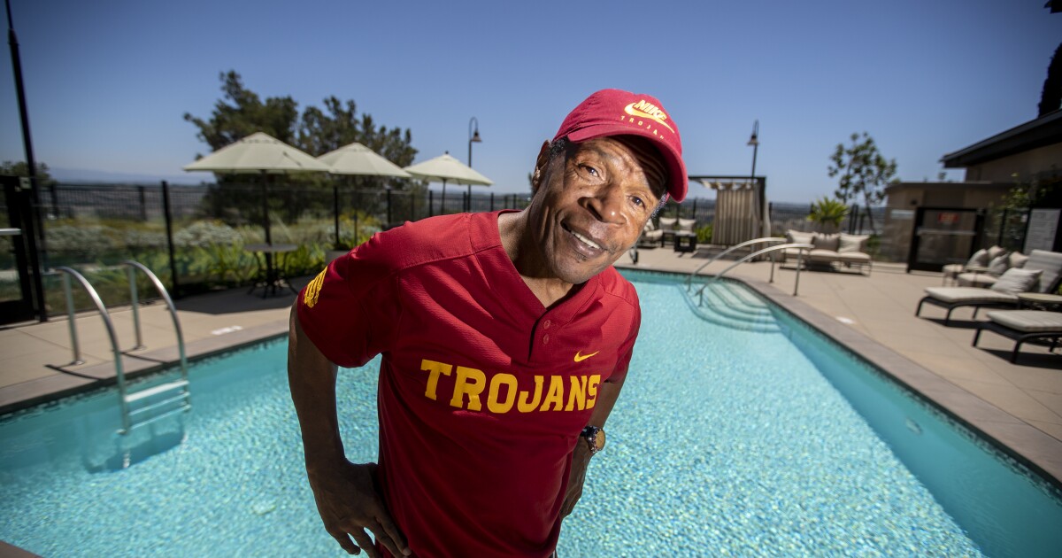 Letters to Sports: A Charles White and USC reunion? Many hope so