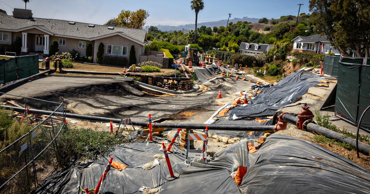 Landslide worsens, knocks out power in Rancho Palos Verdes