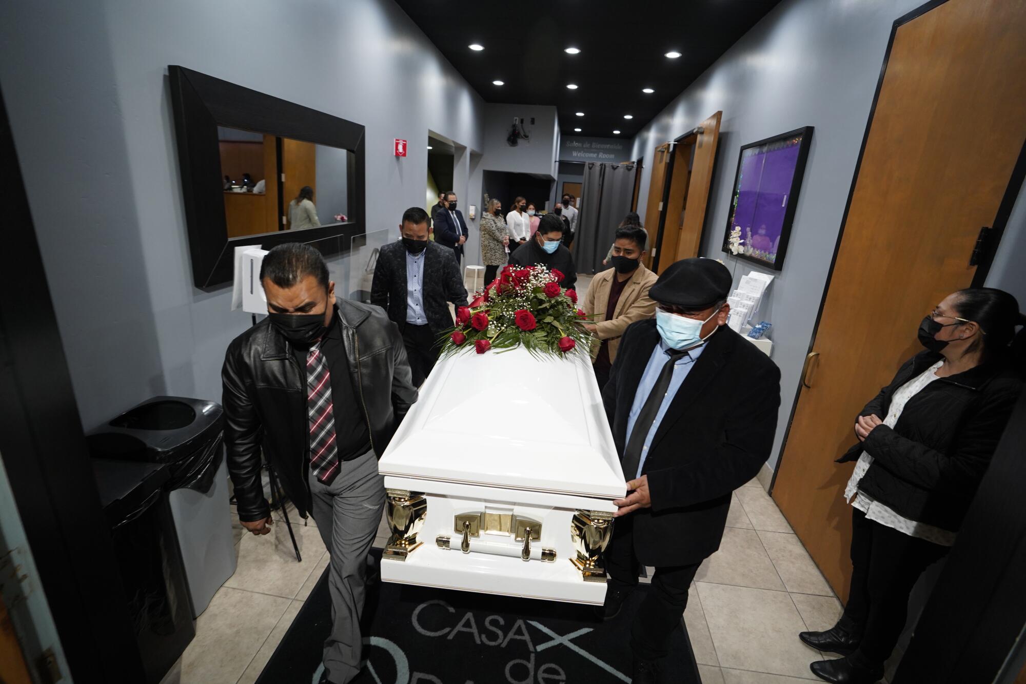 El funeral de los pastores  Taurino y Silvia Rivera en la Casa de Oración