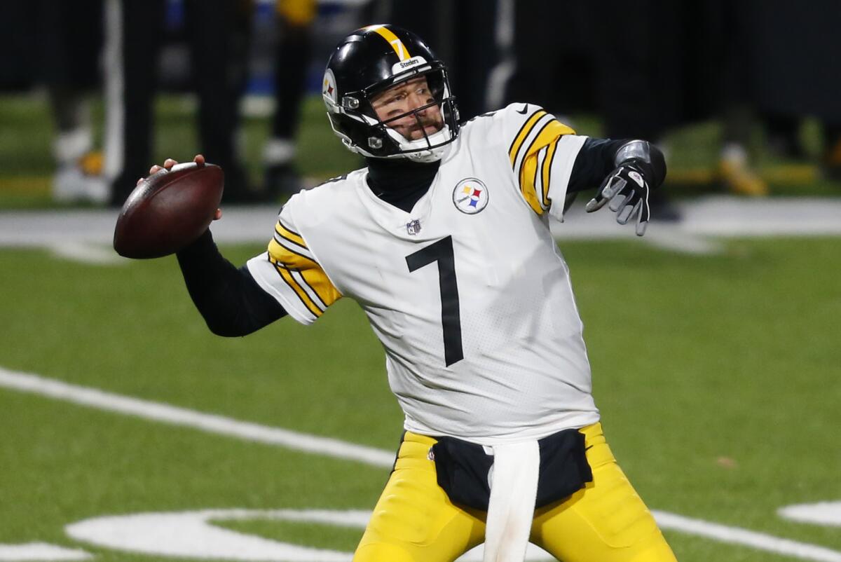 Pittsburgh Steelers quarterback Ben Roethlisberger sets to throw.