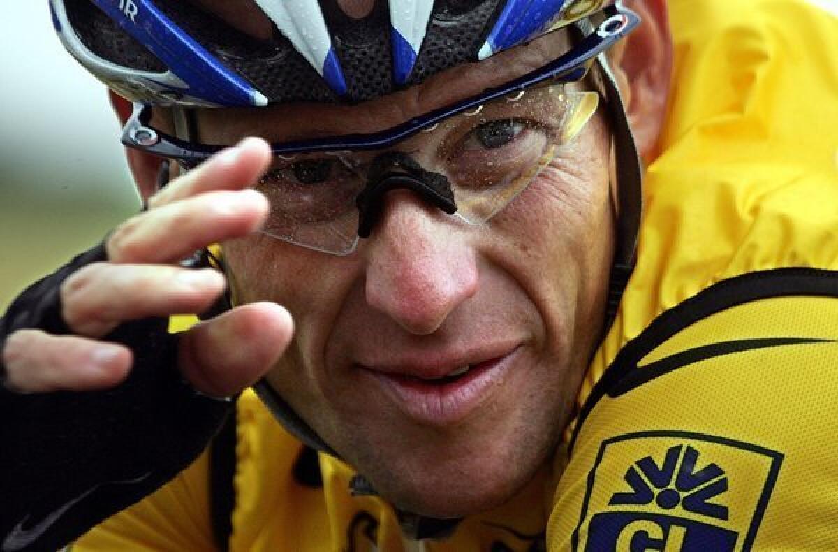 Lance Armstrong is said to have apologized to staff members of his Livestrong cancer foundation Monday without confessing to using performance enhancing drugs.