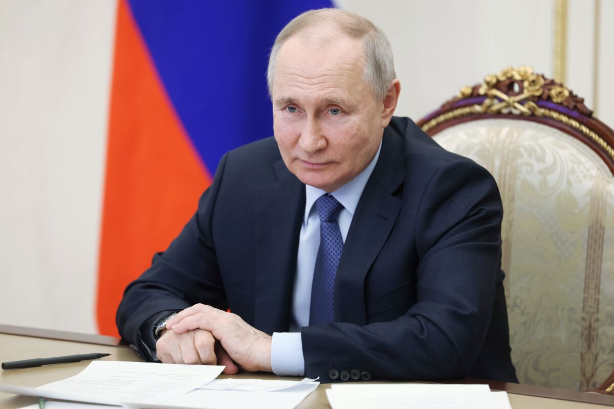 El presidente ruso, Vladímir Putin, preside una videoconferencia e