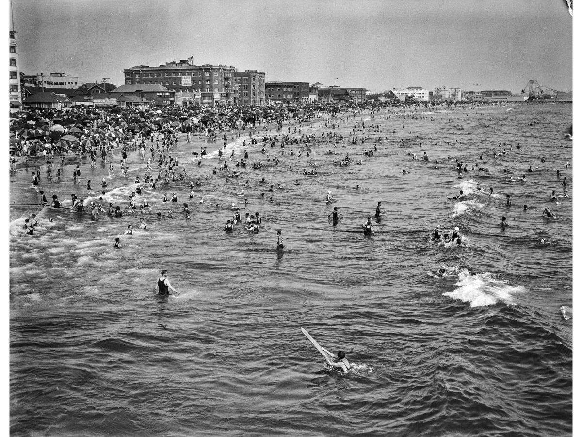 July 4, 1929: Fourth of July crowd at Ocean Park Beach, Santa Monica.