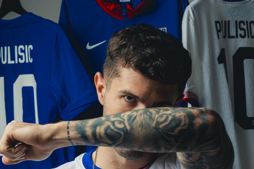 Christian Pulisic, jugador de la selección estadounidense, con la camiseta blanca