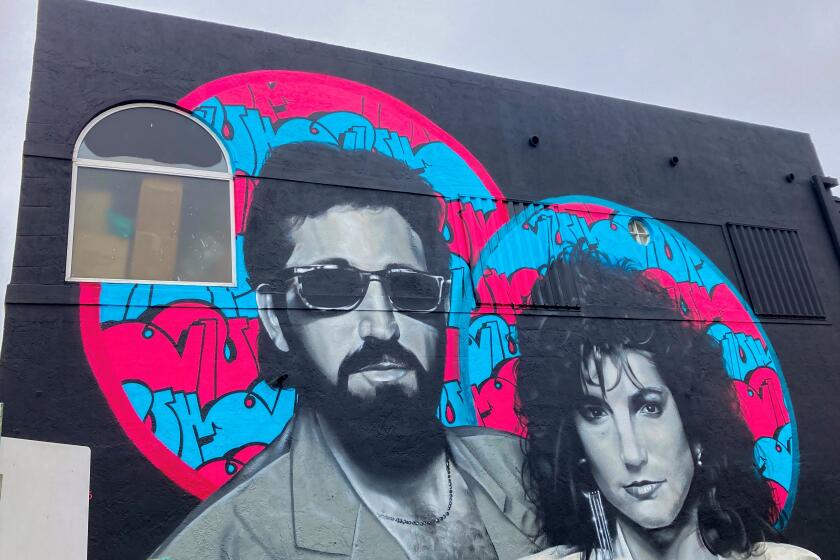 Inauguran mural de Gloria y Emilio Estefan en la Pequeña Habana de Miami