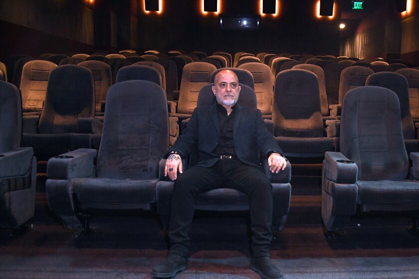 El director peruano Aldo Salvini en la sala de cine del London West Hollywood.