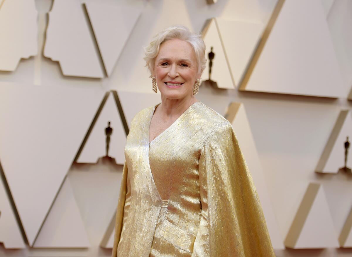 Glenn Close on the Oscars red carpet. She told E!'s Ryan Seacrest that her gown weighed 42 pounds.