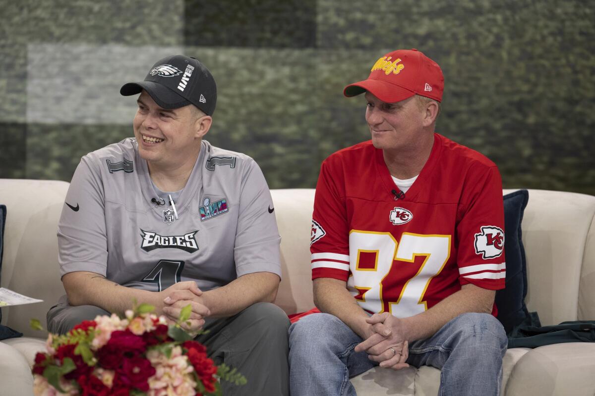 Marines, bonded by kidney donation, now head to Super Bowl - The San Diego  Union-Tribune