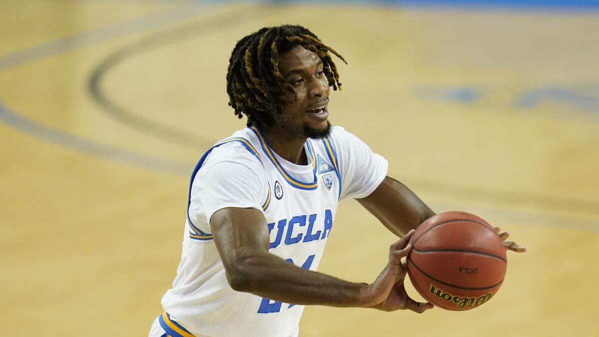 Jalen Hill on the court.