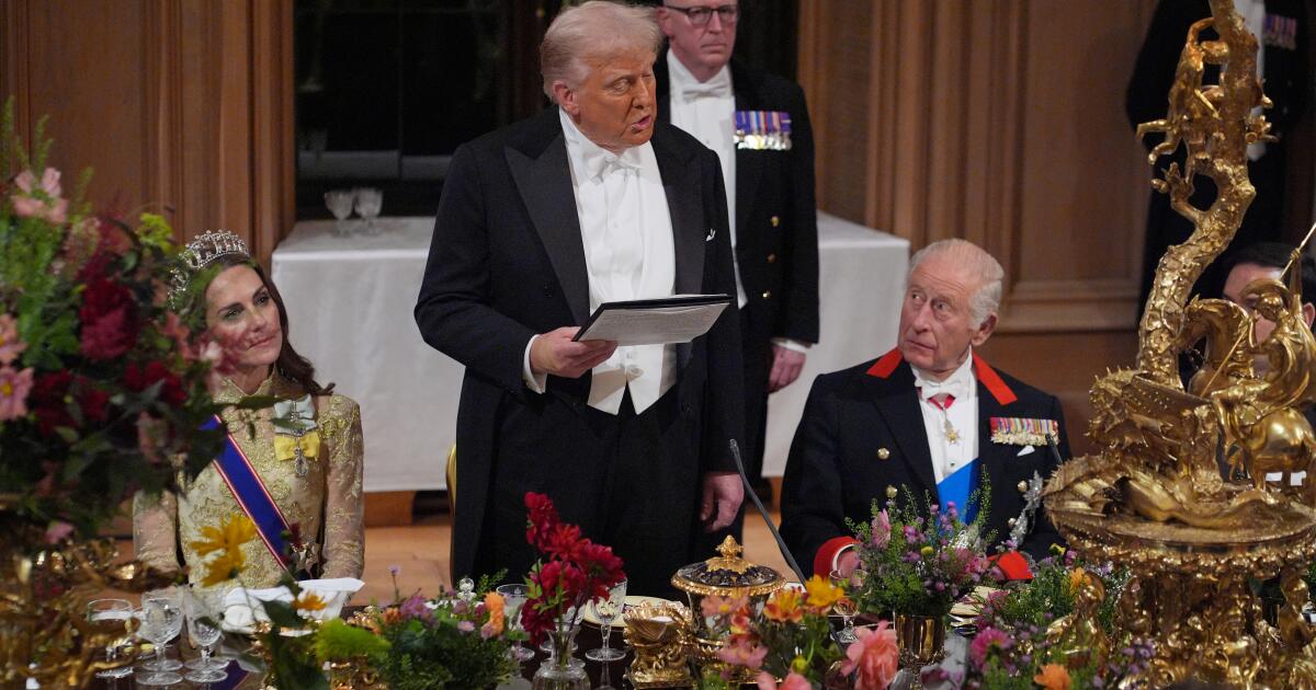 Haber Analizi: İngiliz kraliyet ailesi tarafından duş alan Trump, yurtdışında siyasi şikayetleri yayınlıyor