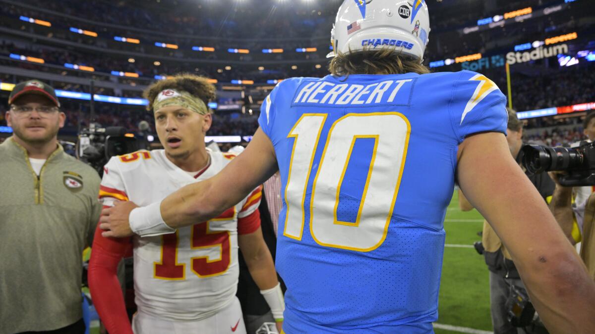 Kelce scores 3 touchdowns, Chiefs rally past Chargers 30-27 - The San Diego  Union-Tribune