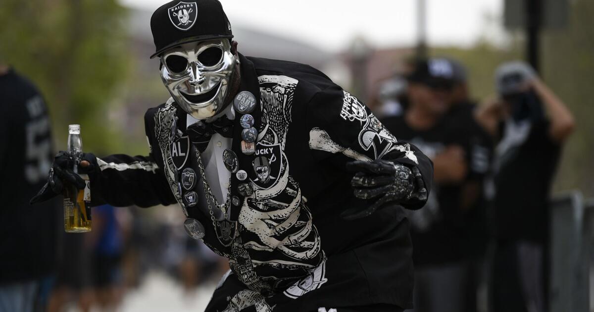 Raiders return to L.A. to face Rams. It's as if they never left - Los  Angeles Times