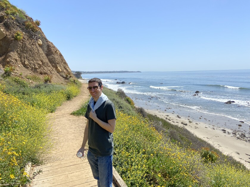 Michael Matteo Rossi sur un sentier de randonnée à Malibu.