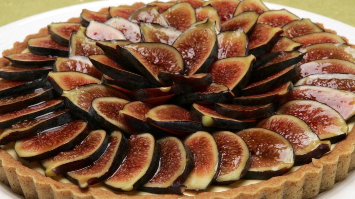 Fig tart with mascarpone cream.