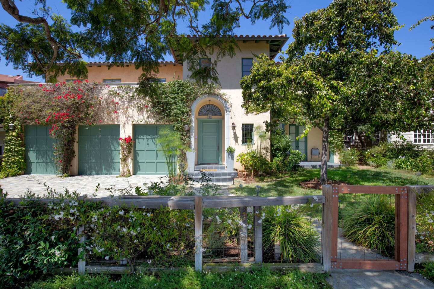 Geena Davis' Pacific Palisades house: the front