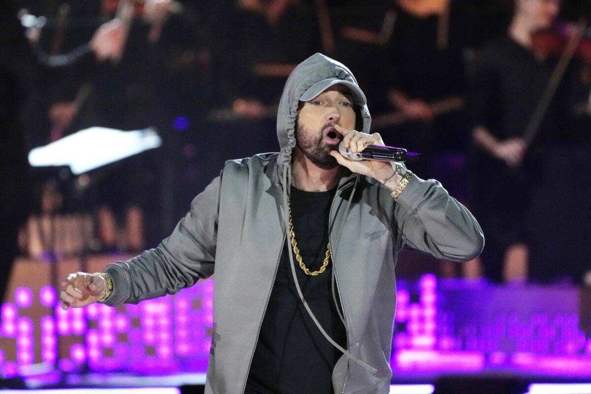 ARCHIVO - Eminem actúa durante "Live From Detroit: The Concert at Michigan Central