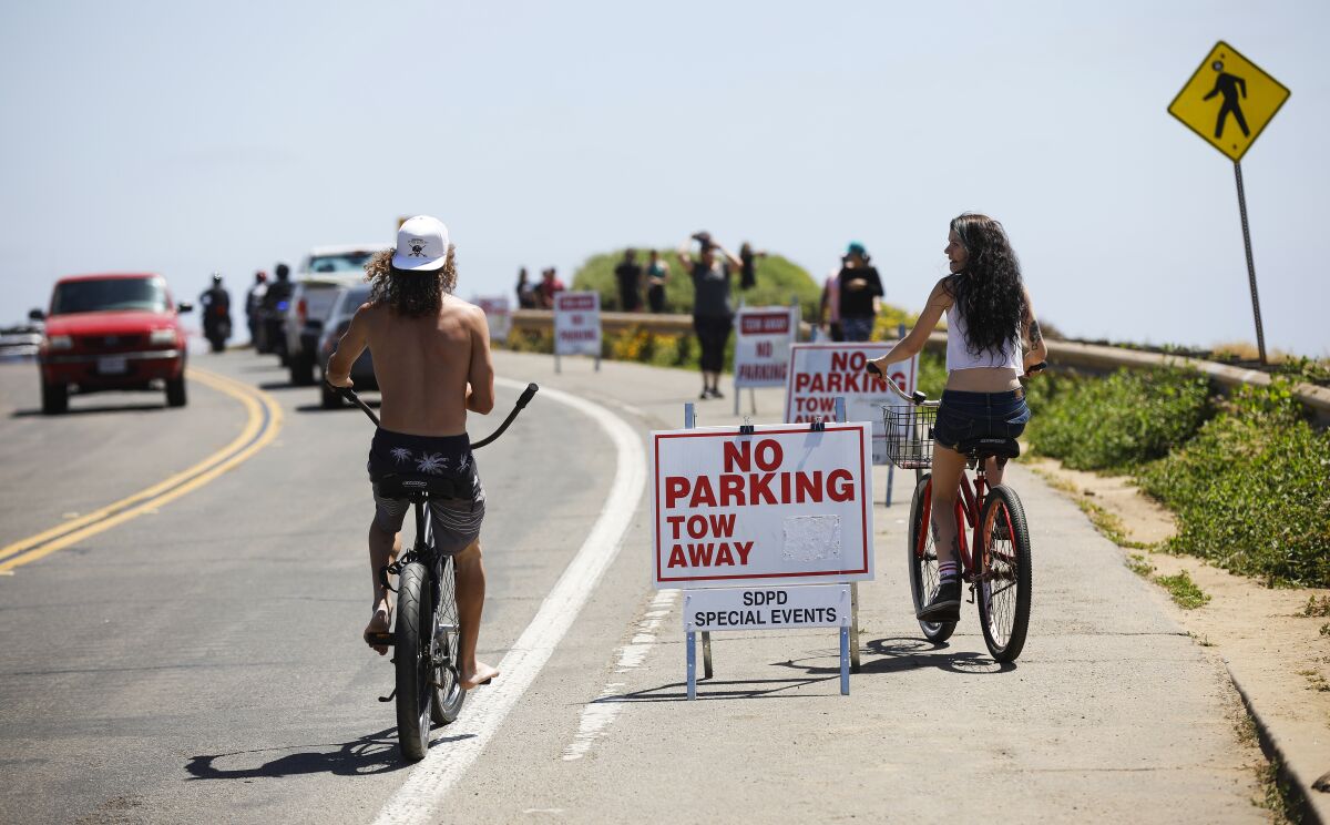 No parking signs have been placed along Sunset Cliffs Blvd. to deter people from visiting the Sunset Cliffs area.