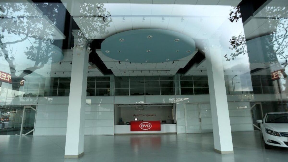 With visions of electric car sales, Los Angeles city leaders in 2010 fast-tracked an $8-million incentive package to secure BYD's downtown headquarters. By 2016 the showroom remained nearly empty.