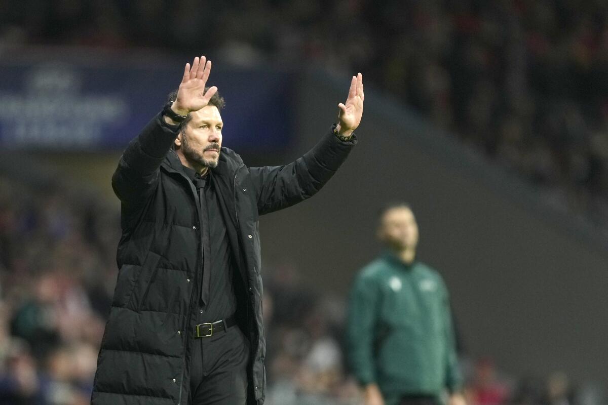 El técnico del Atlético de Madrid reacciona durante le encuentro ante el Celtic de la Liga de Campeones 