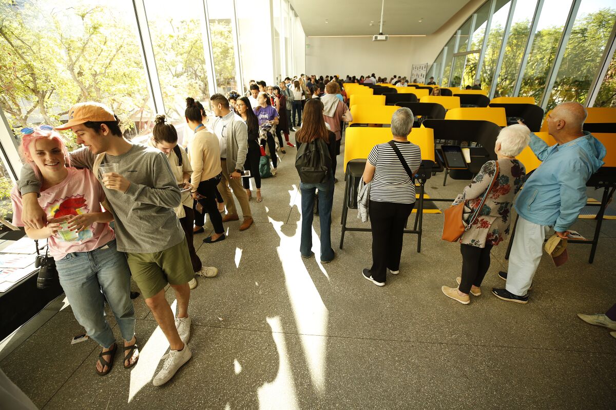 Voters waiting in line in Los Angeles 