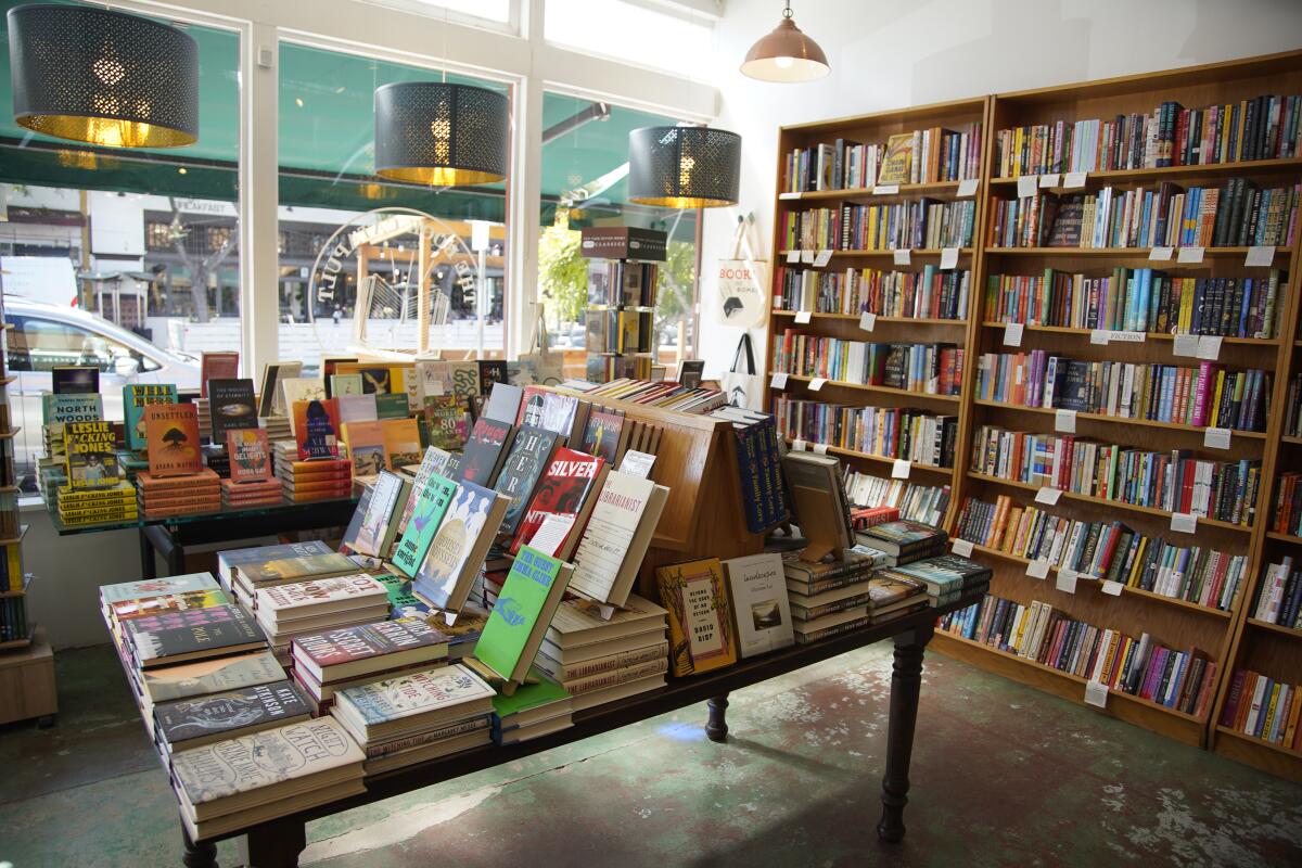 Independent bookstore to open downtown – The Flor-Ala